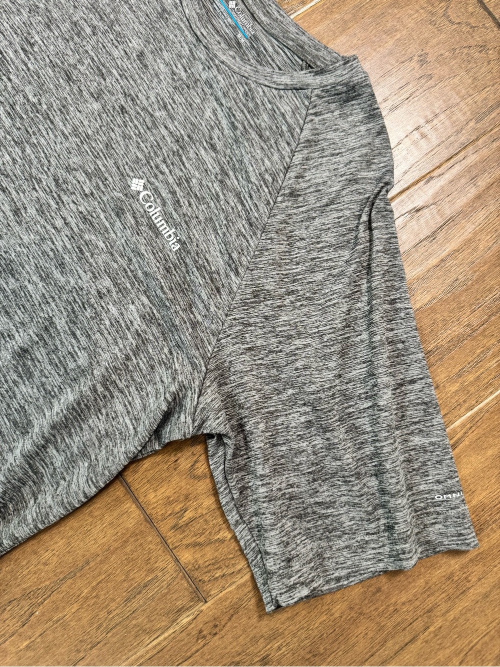 Columbia Men’s Gray Heather Short Sleeve Performance Tee - Picture 4 of 15